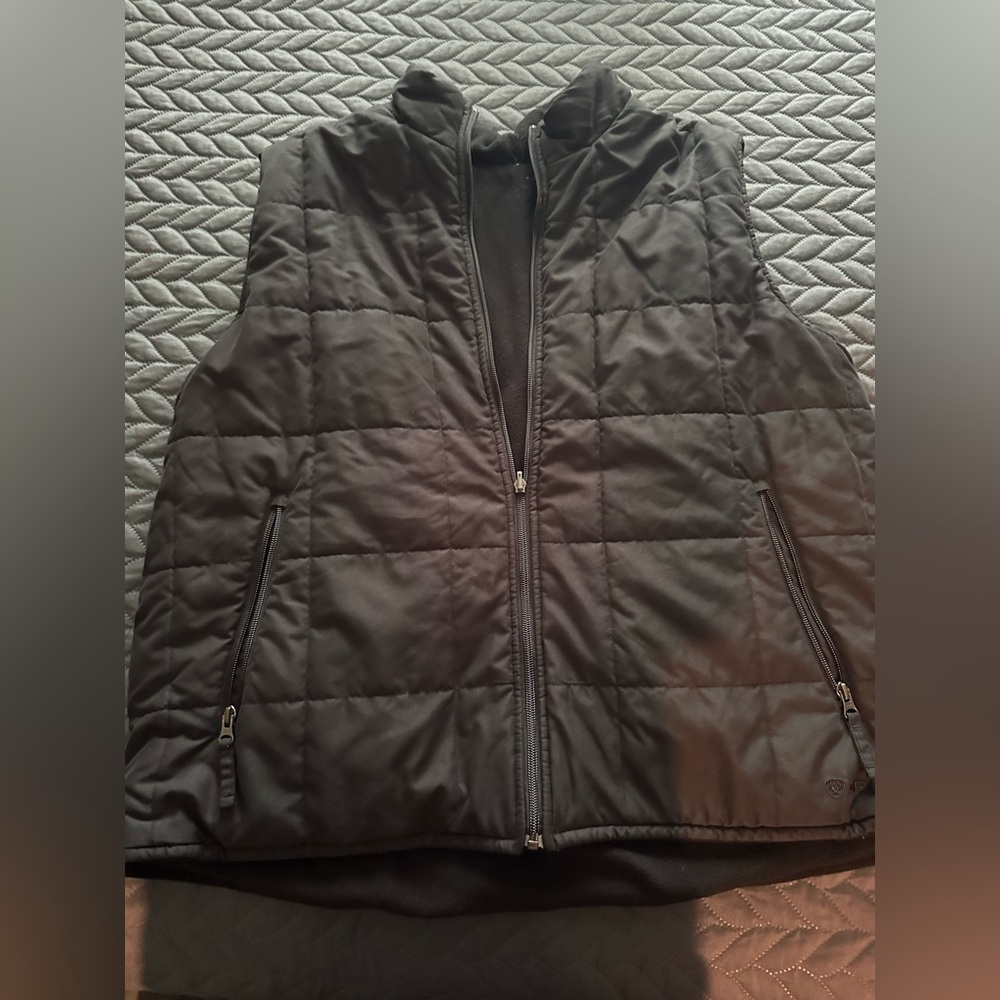 Reversible vest